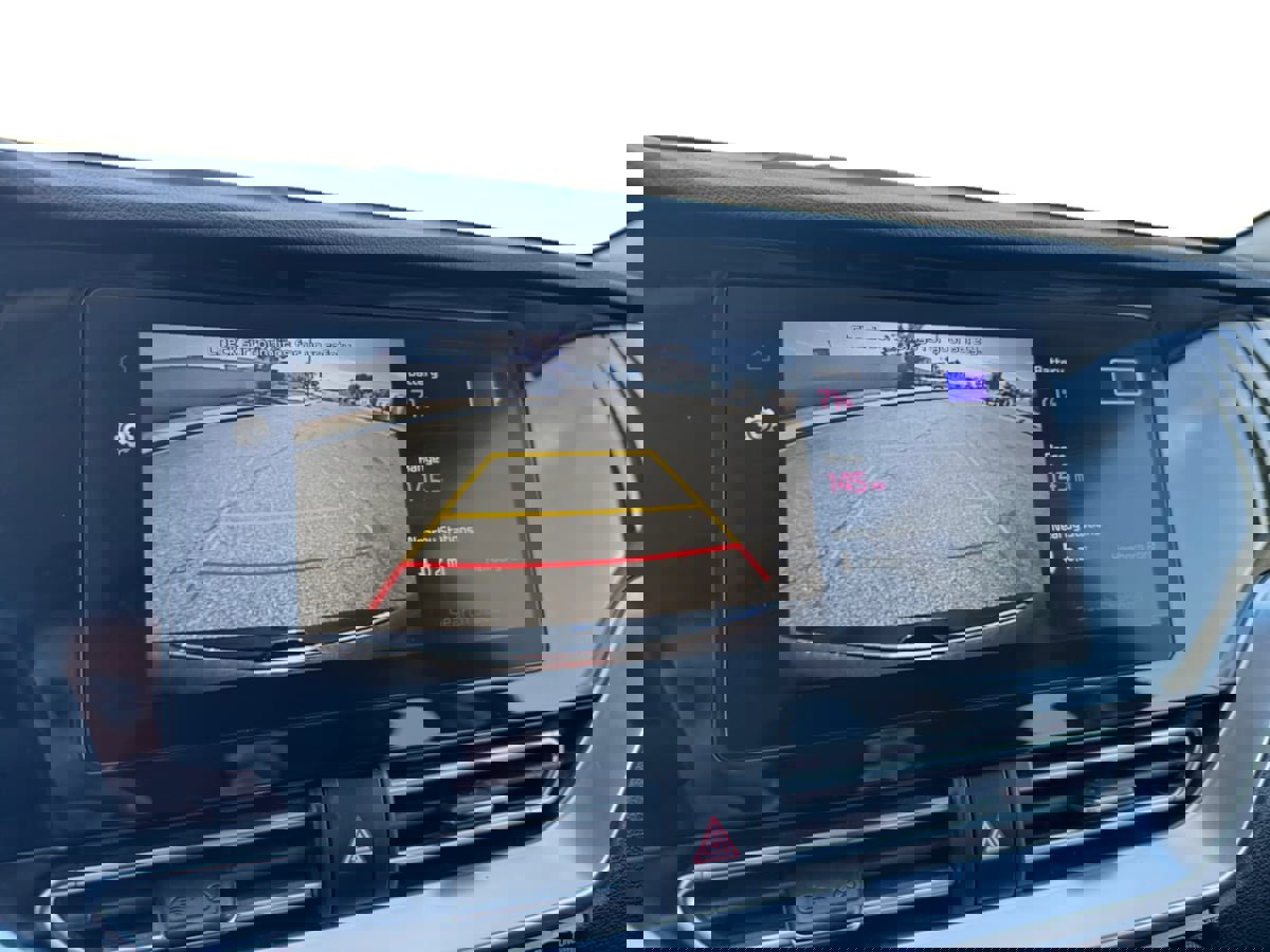 Used 2022 Kia Niro EX image 13