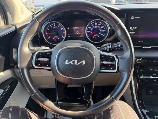 Used 2022 Kia Carnival EX FWD image 24