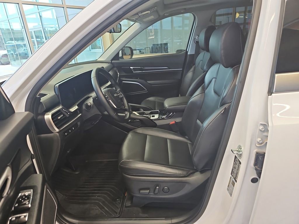 Used 2024 Kia Telluride S w/ S Sunroof Package image 11