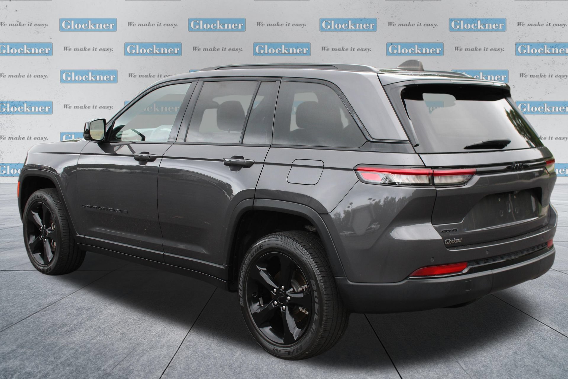 Used 2023 Jeep Grand Cherokee Altitude AWD/4WD image 8