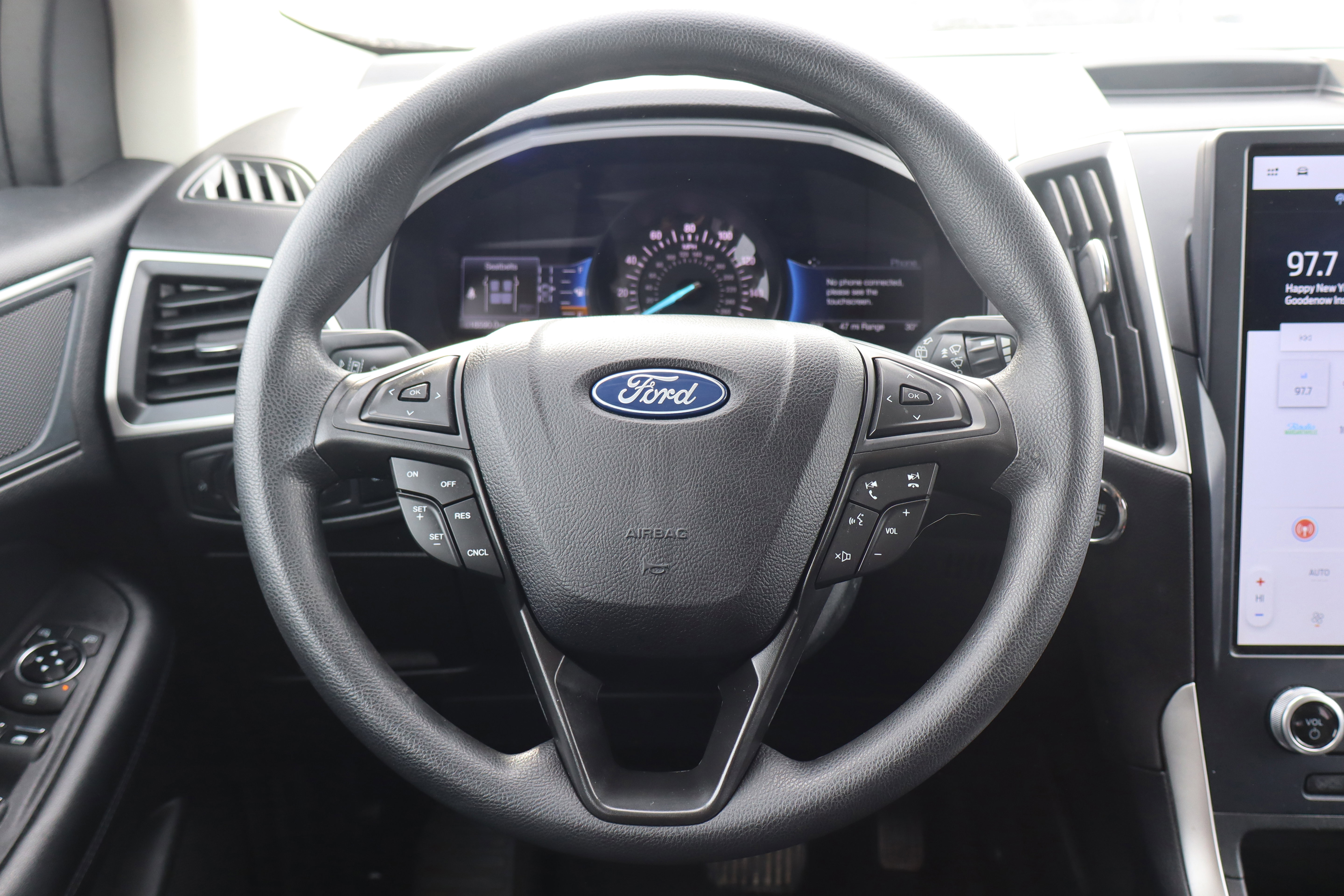 Used 2023 Ford Edge SE image 15