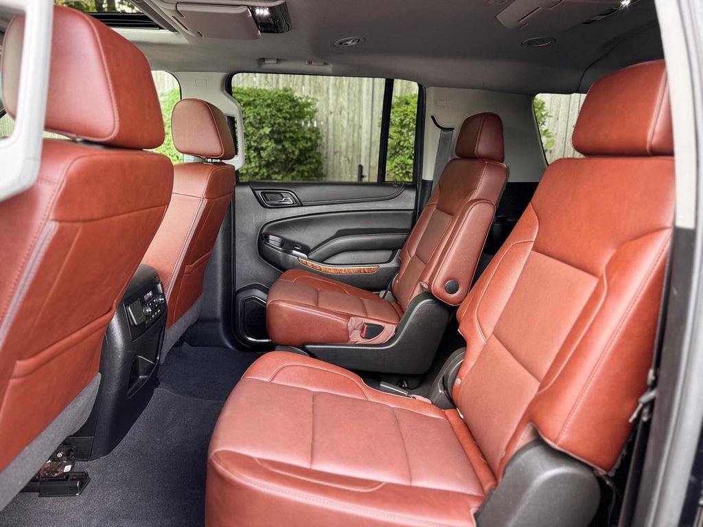 Used 2020 Chevrolet Suburban Premier w/ Premier Plus Edition AWD/4WD image 21