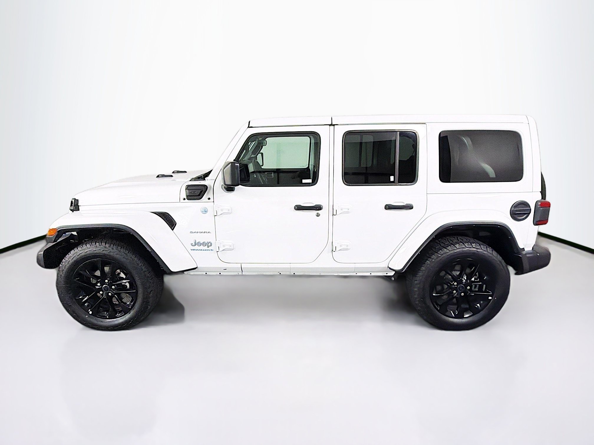 Used 2024 Jeep Wrangler Unlimited Sahara AWD/4WD image 4