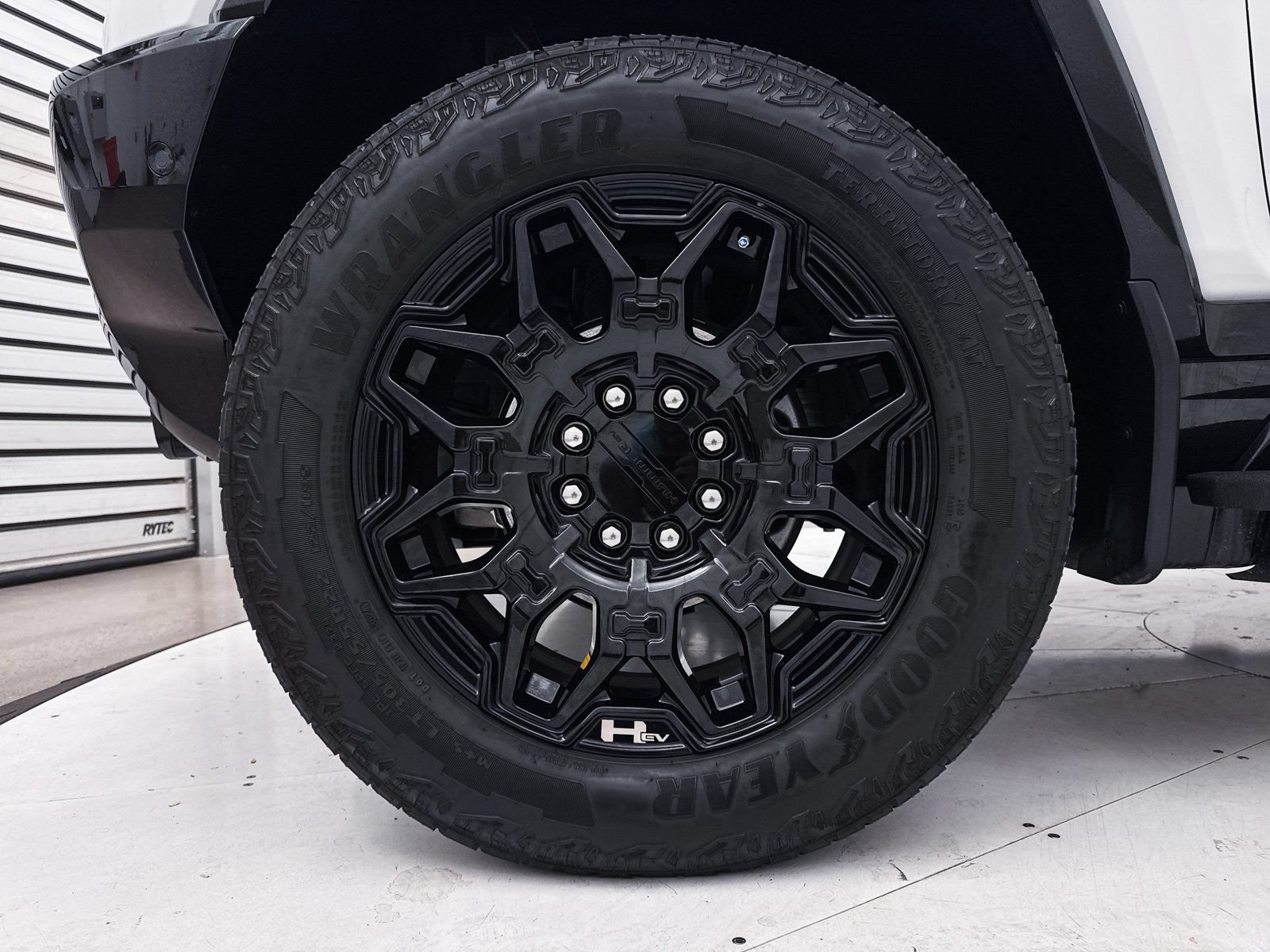 Used 2025 GMC Hummer EV 2X AWD/4WD image 32