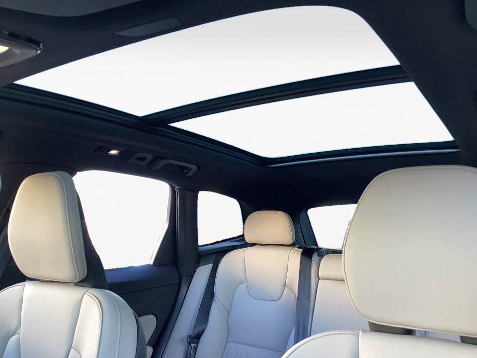 New 2027 Volvo XC60 B5 Plus AWD/4WD image 21