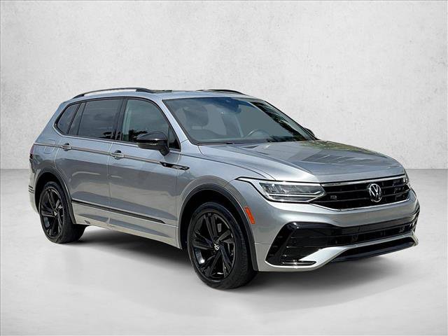 Used 2024 Volkswagen Tiguan SE R-Line FWD image 9