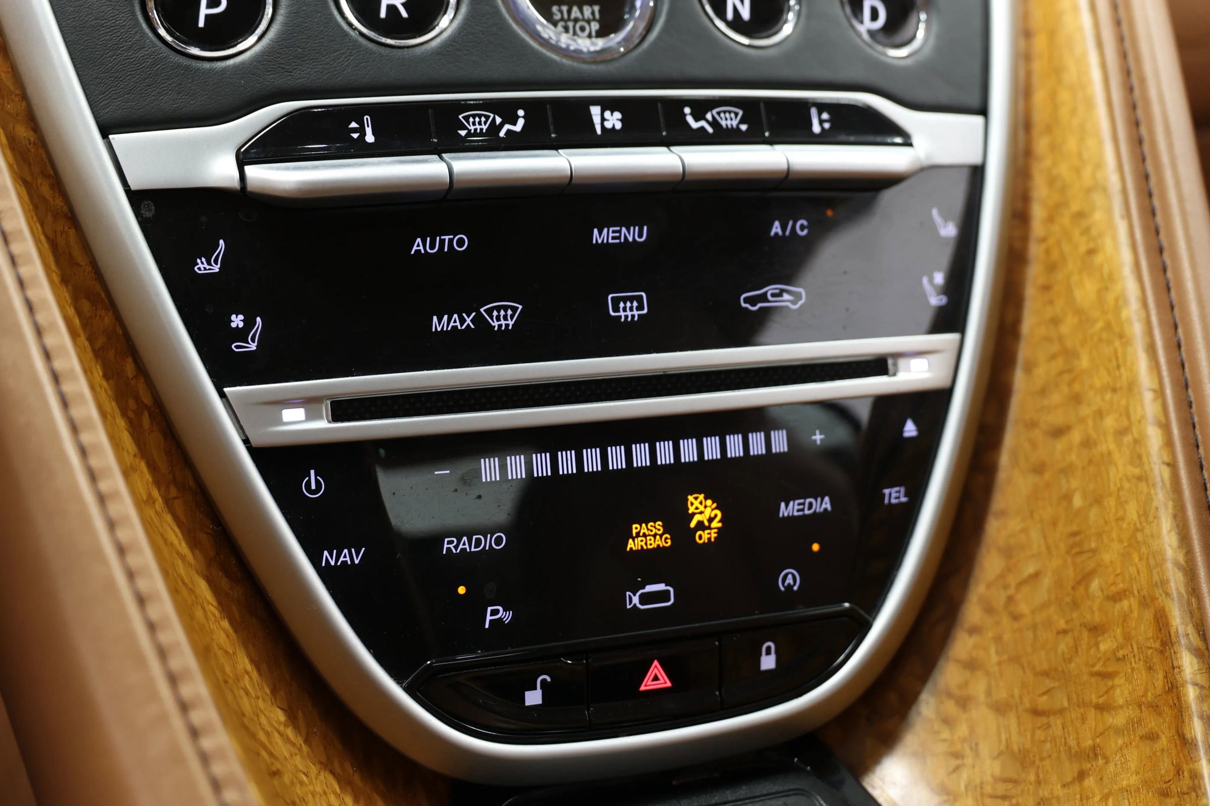 Used 2017 Aston Martin DB11 V12 image 44