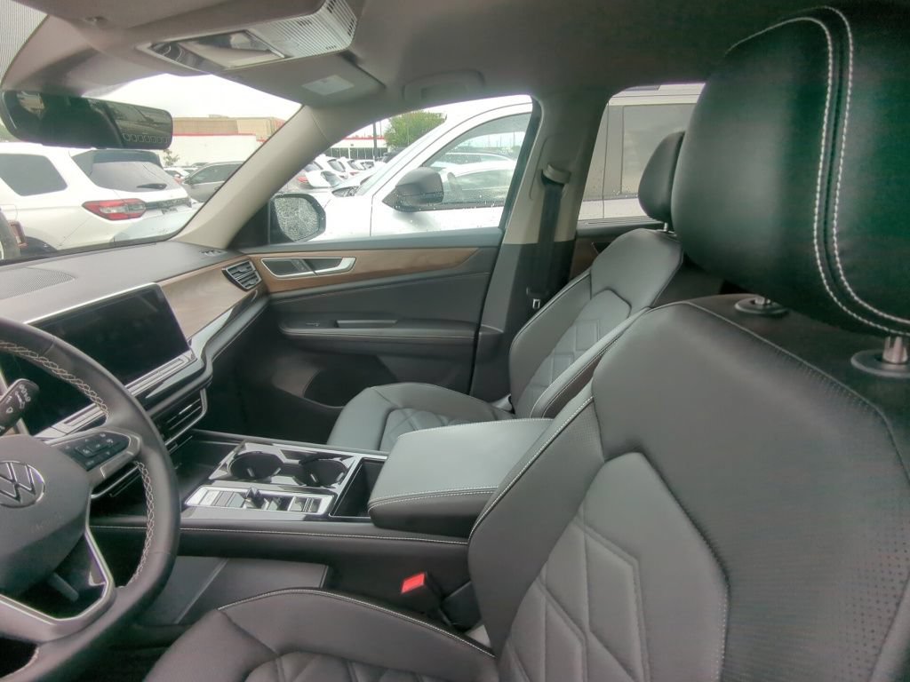 Used 2024 Volkswagen Atlas SE AWD/4WD image 6