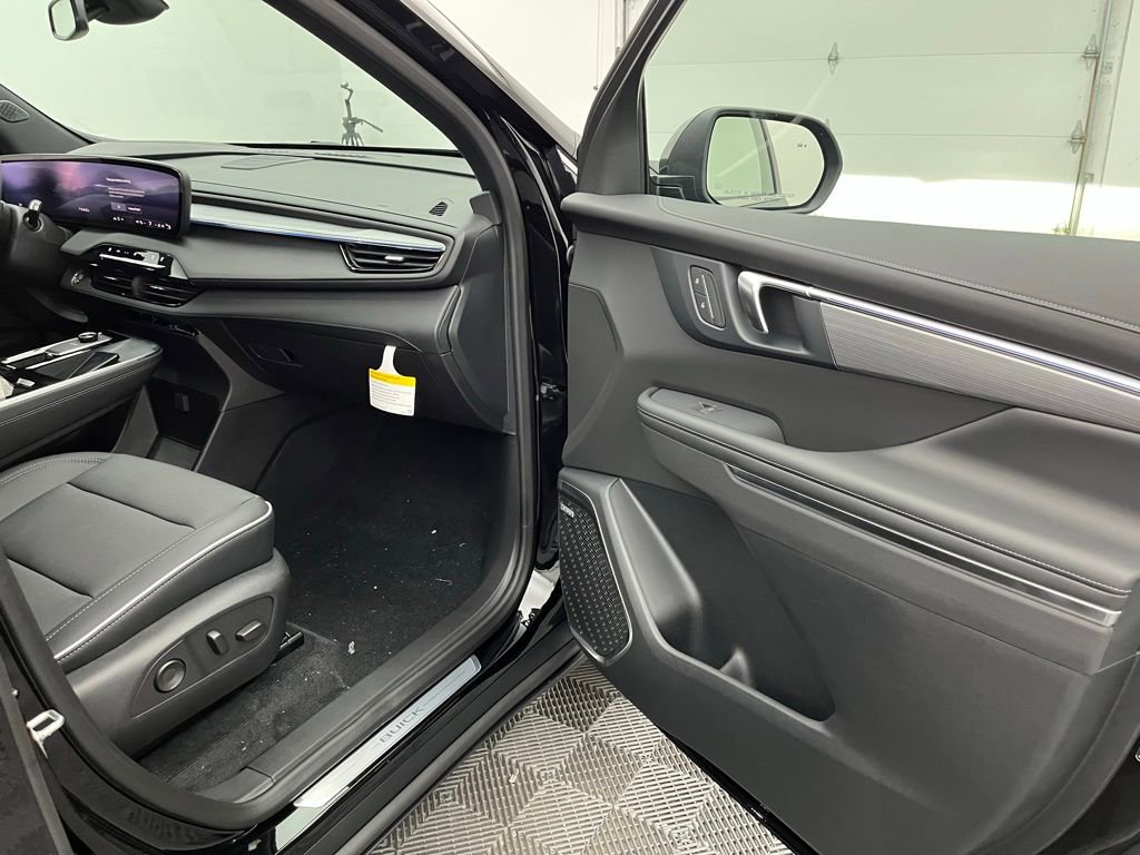 New 2025 Buick Enclave Preferred w/ Power Package image 28
