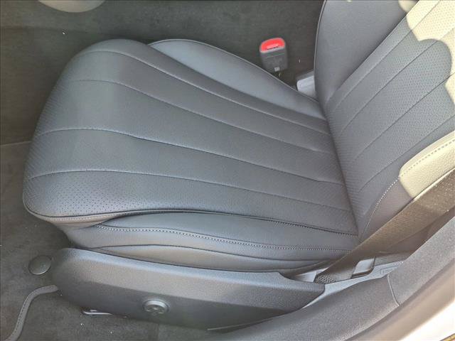 New 2026 Mercedes-Benz E 450 4MATIC Sedan image 4