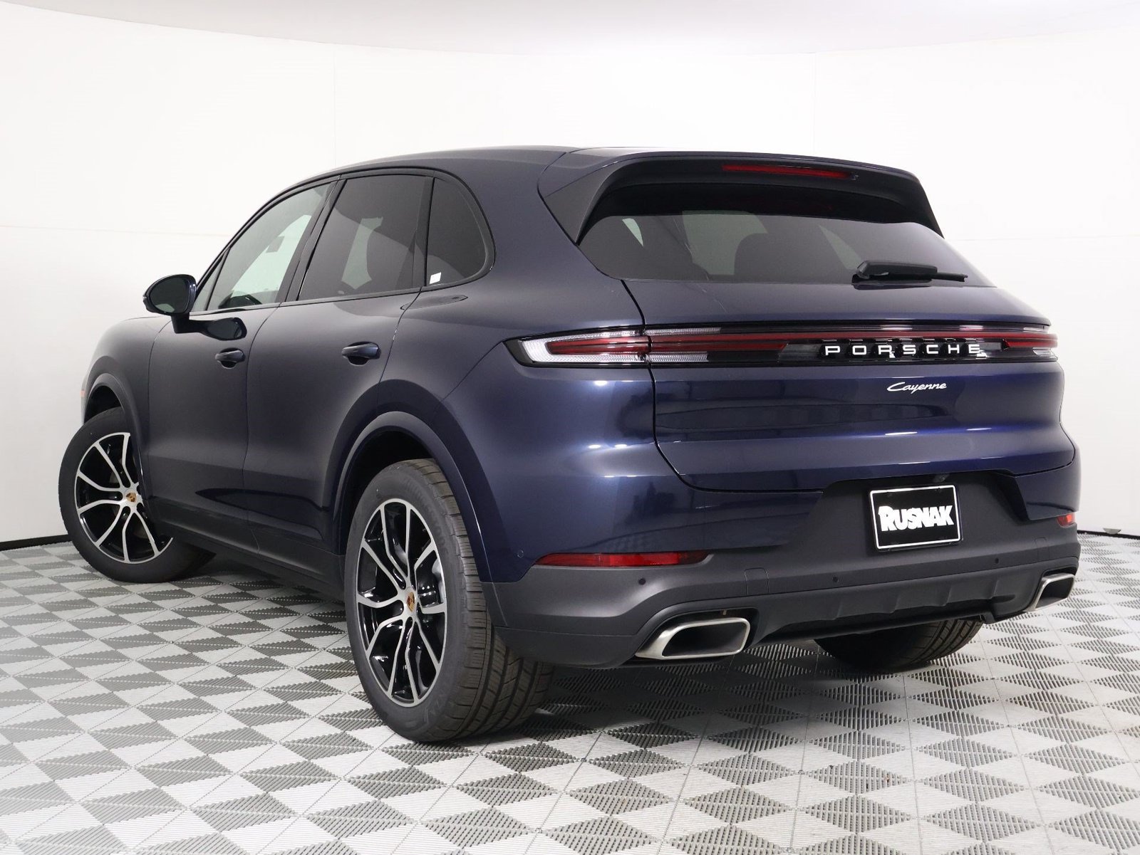 New 2026 Porsche Cayenne AWD/4WD image 3