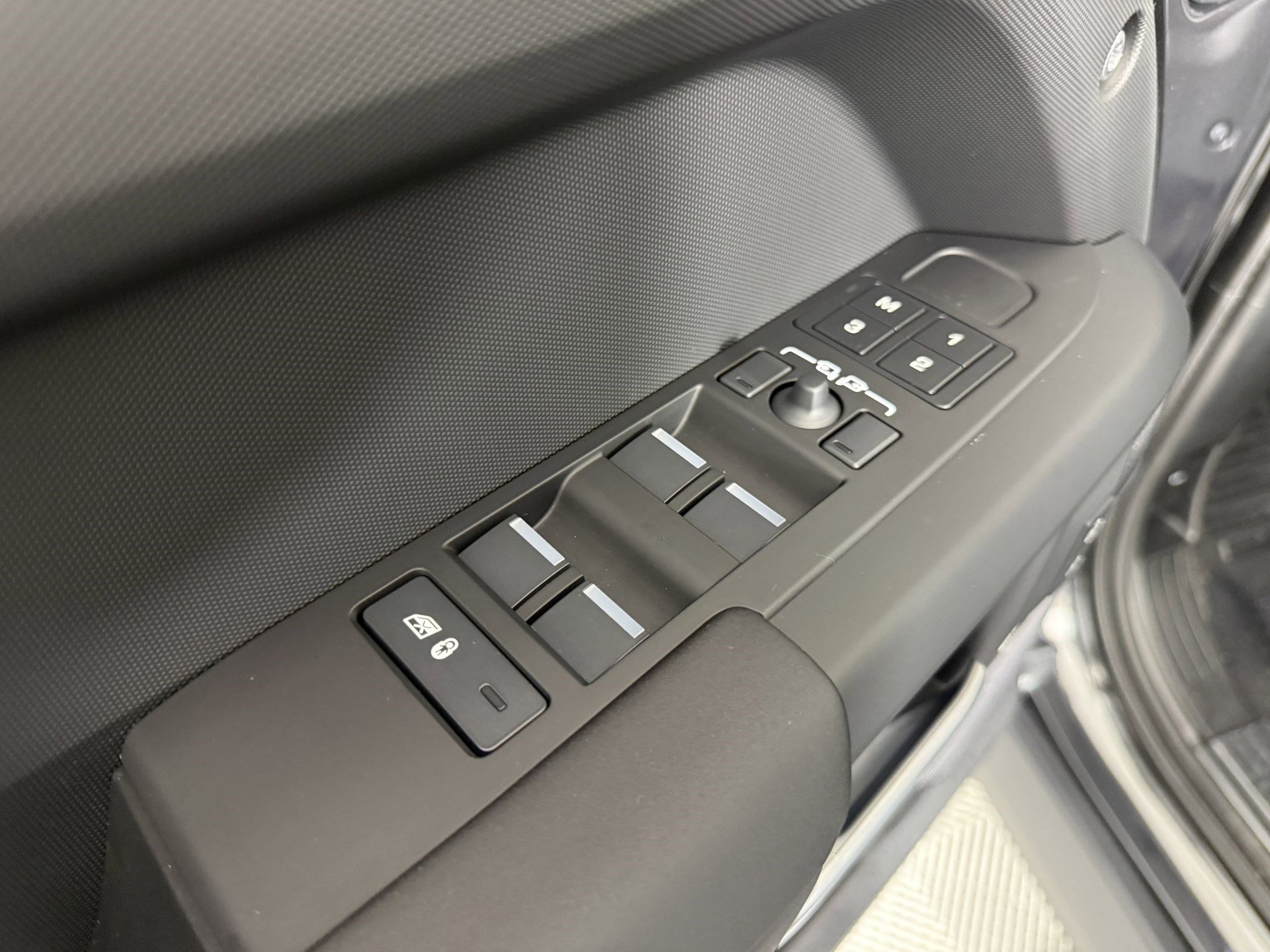 New 2026 Land Rover Defender 110 S AWD/4WD image 13