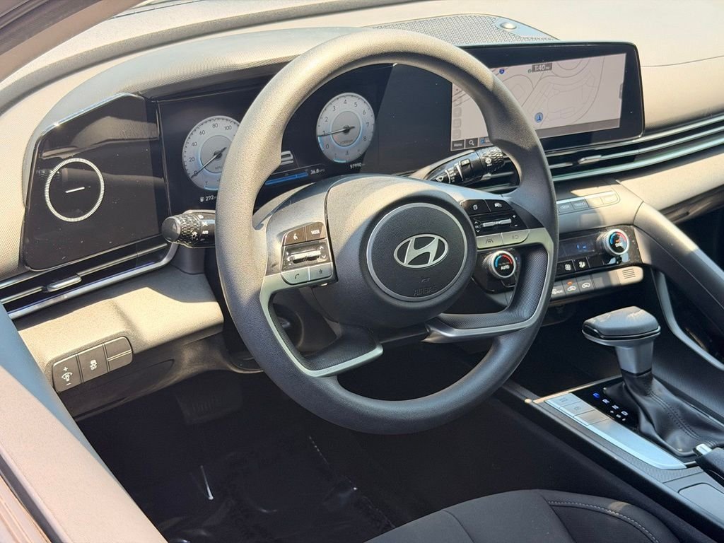 Used 2024 Hyundai Elantra SEL FWD image 16