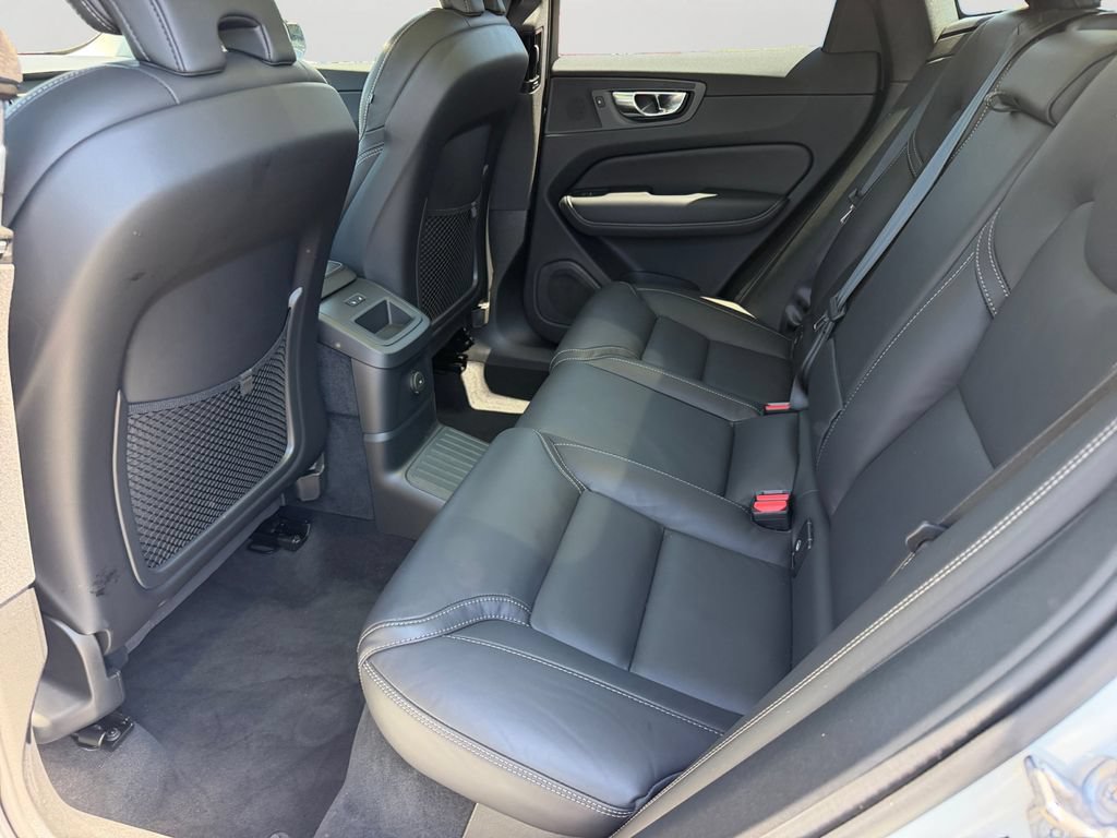 Certified 2025 Volvo XC60 T8 Ultra w/ Climate Package AWD/4WD image 12