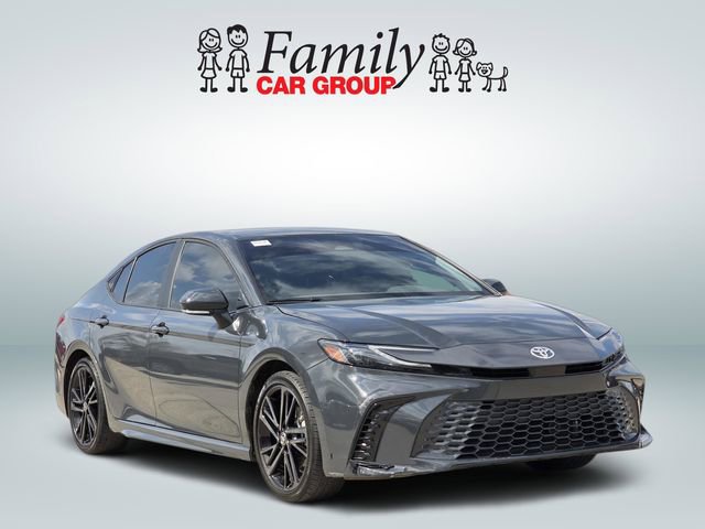 Used 2025 Toyota Camry XSE image 2