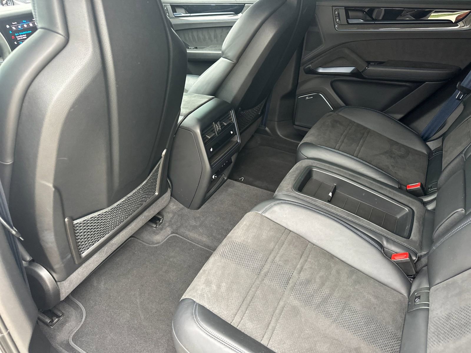 Used 2024 Porsche Cayenne Turbo GT image 12