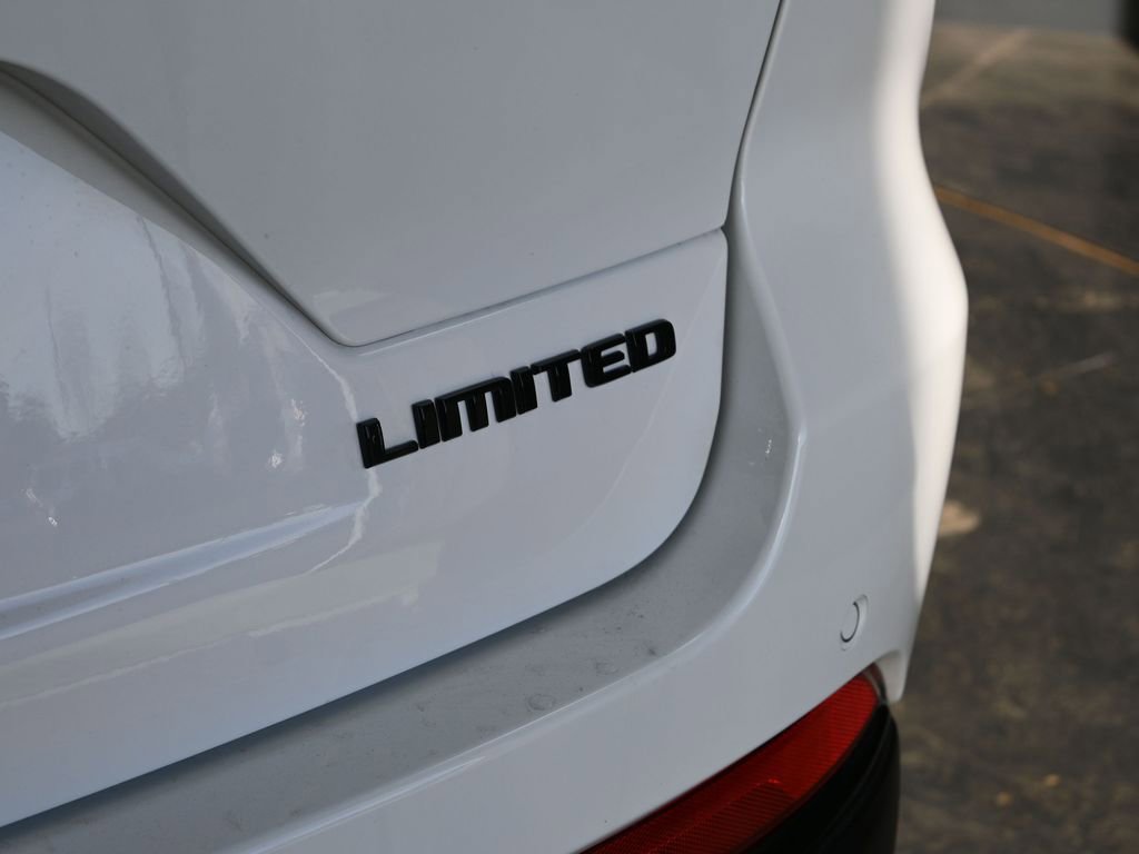 Used 2025 Jeep Grand Cherokee Limited w/ Luxury Tech Group II image 14