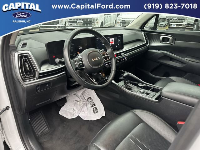 Used 2024 Kia Sorento S image 18