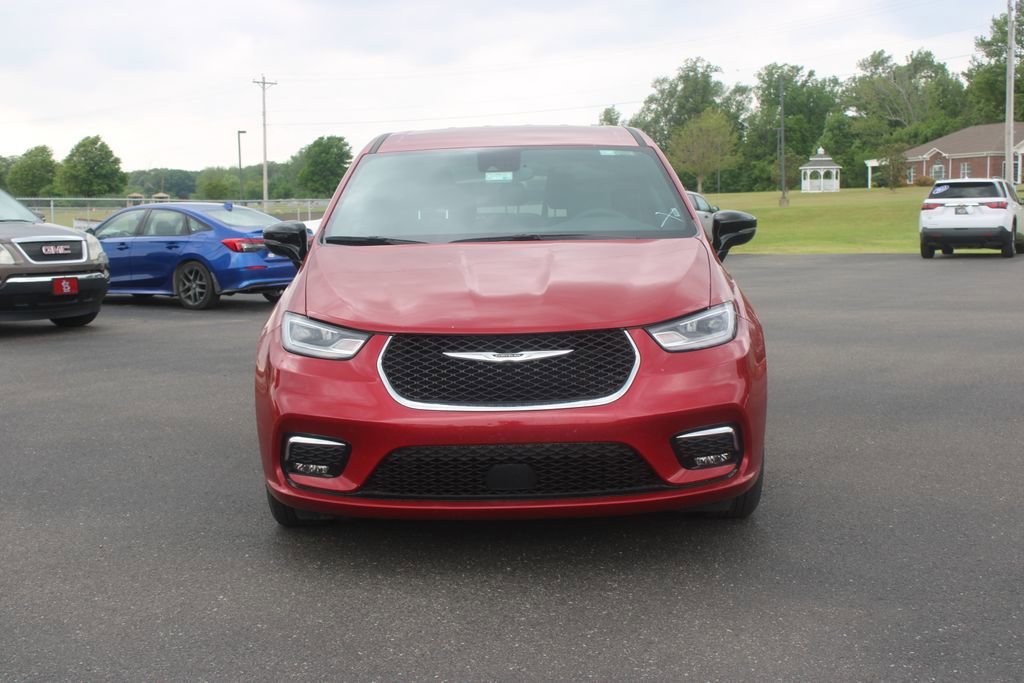 Used 2025 Chrysler Pacifica Select FWD image 3