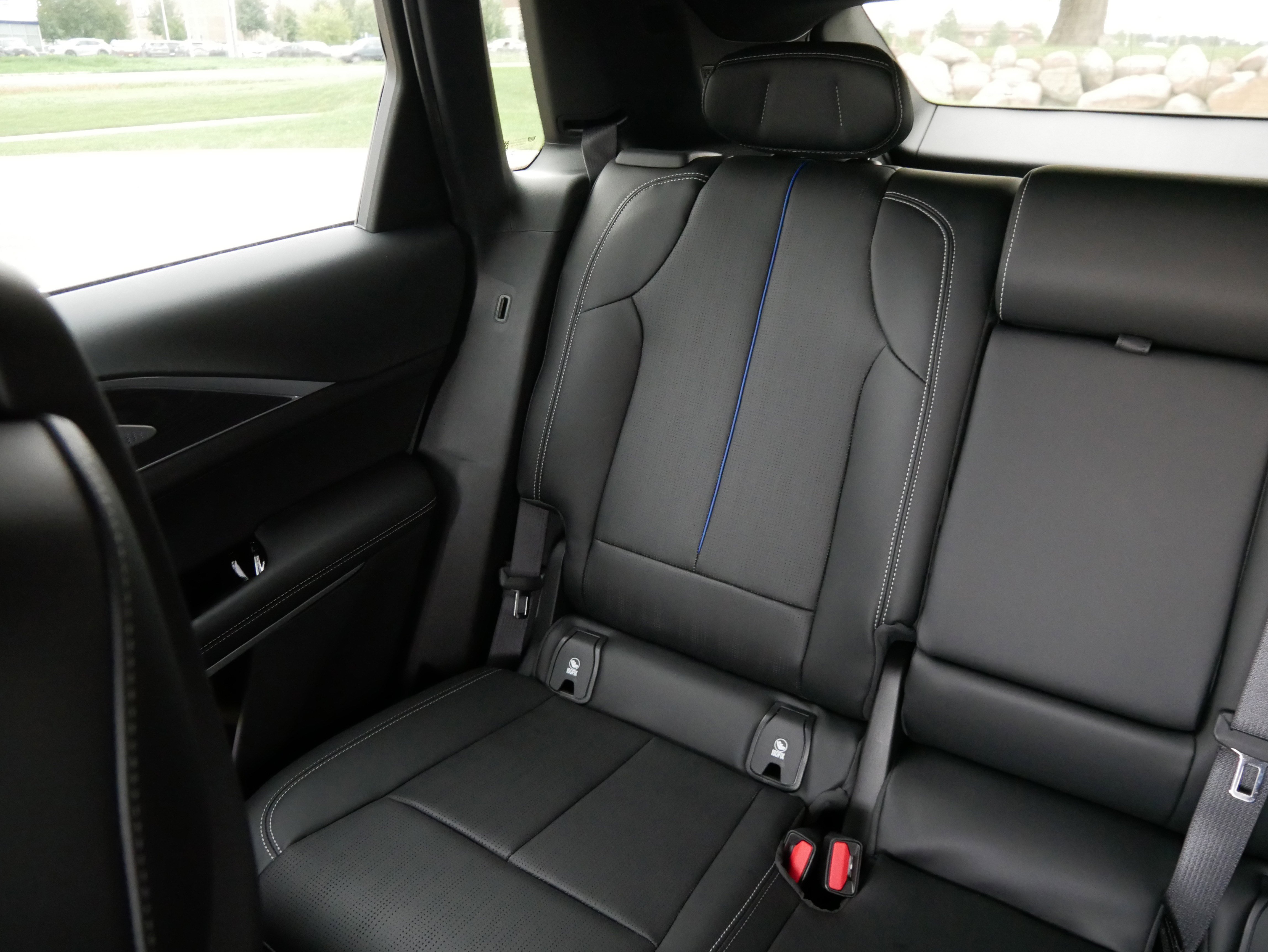 Used 2026 Cadillac Lyriq Premium Luxury w/ LPO, Floor Liner Package AWD/4WD image 10