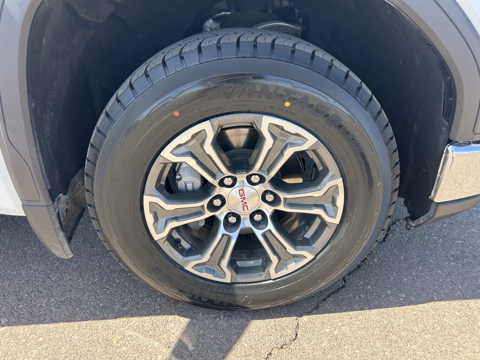 Used 2025 GMC Sierra 1500 SLT RWD image 9