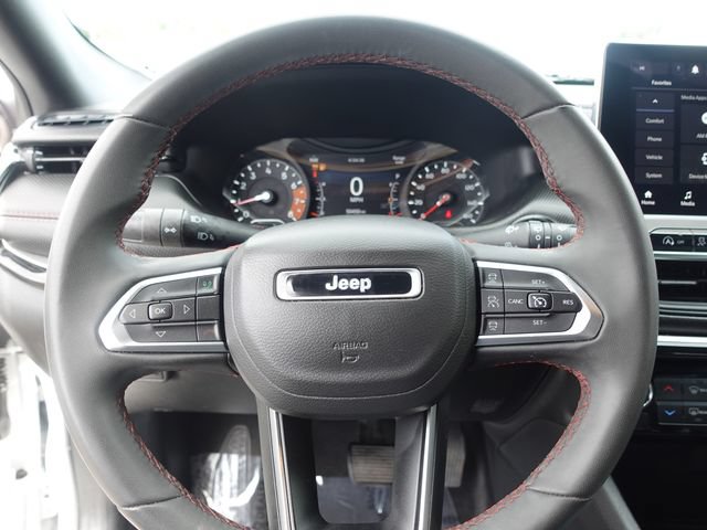 Used 2024 Jeep Compass Trailhawk AWD/4WD image 12