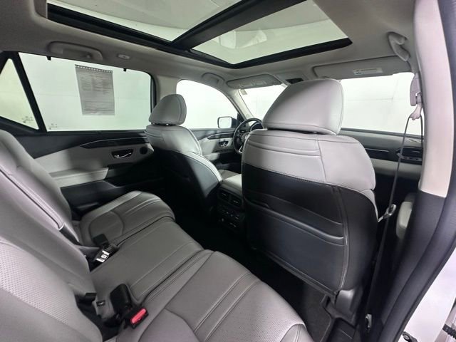 Used 2023 Honda Pilot Elite image 13