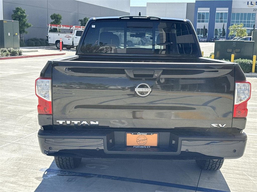 Used 2023 Nissan Titan SV image 4