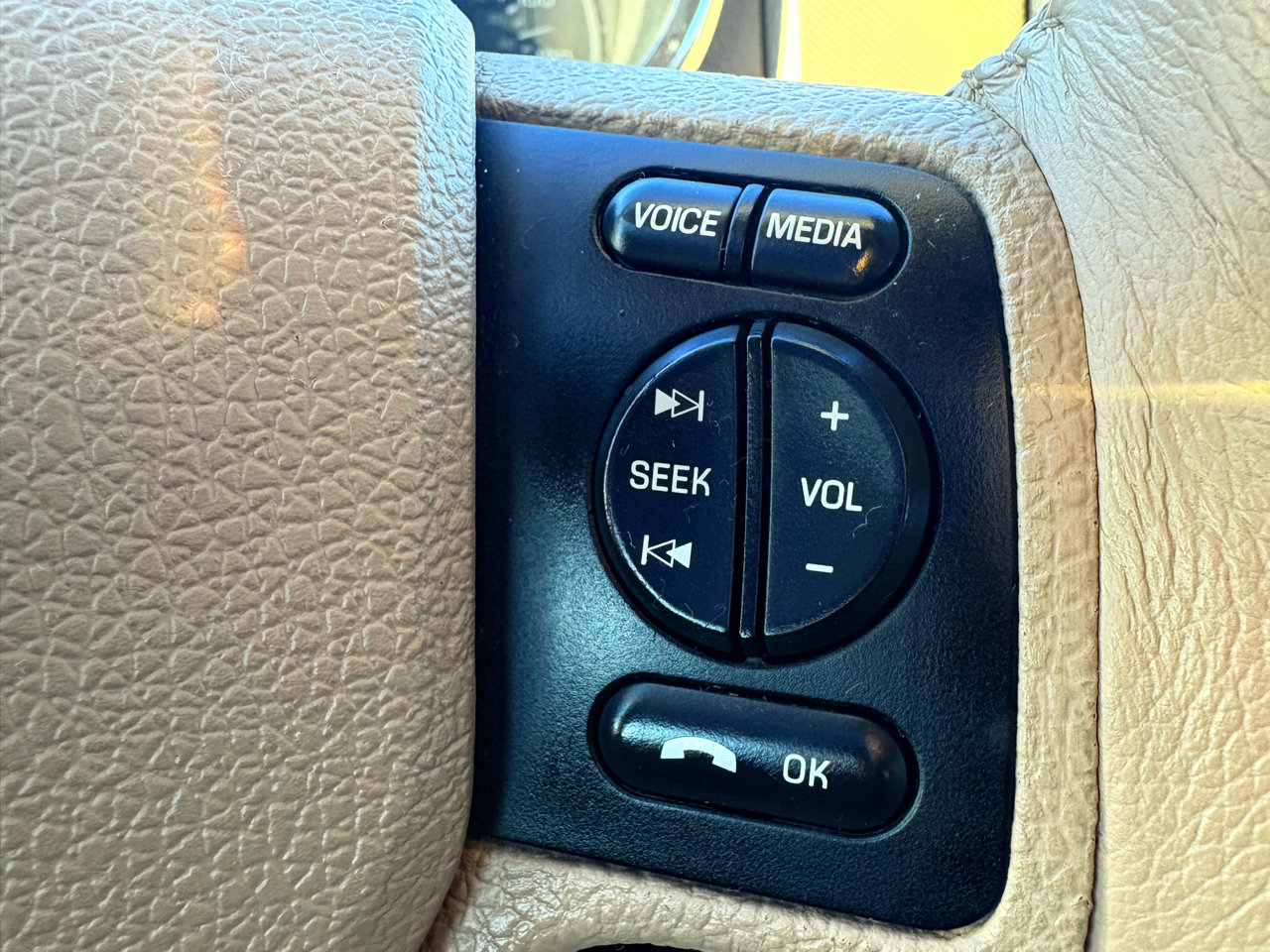 Used 2010 Ford Explorer XLT image 59