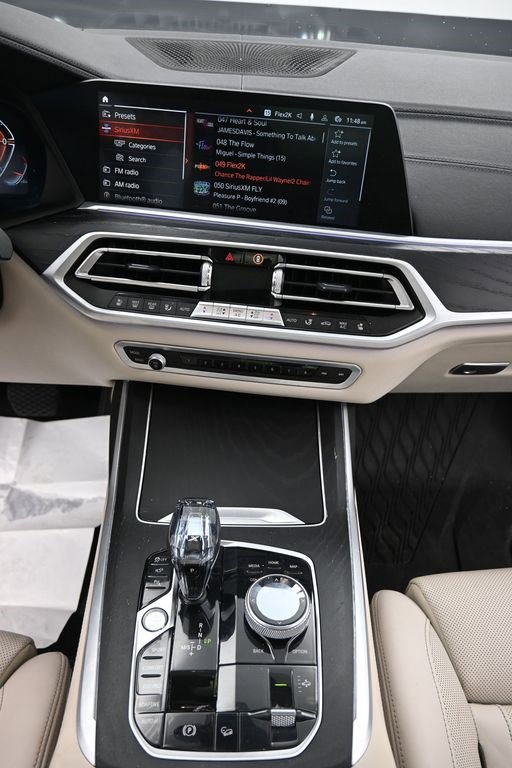 Used 2022 BMW X7 xDrive40i w/ Executive Package AWD/4WD image 13
