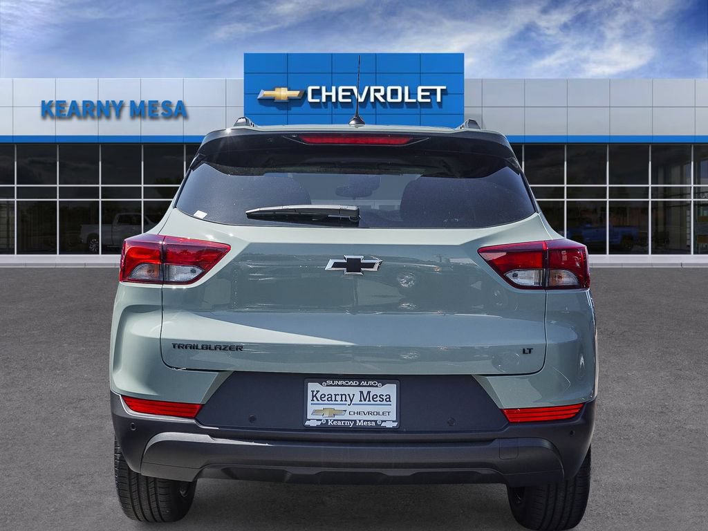 New 2026 Chevrolet TrailBlazer LT w/ Midnight Edition FWD image 5