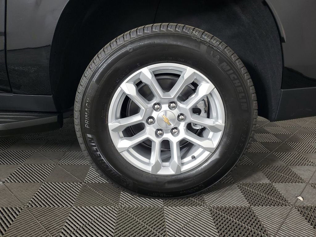 New 2026 Chevrolet Suburban LS image 29