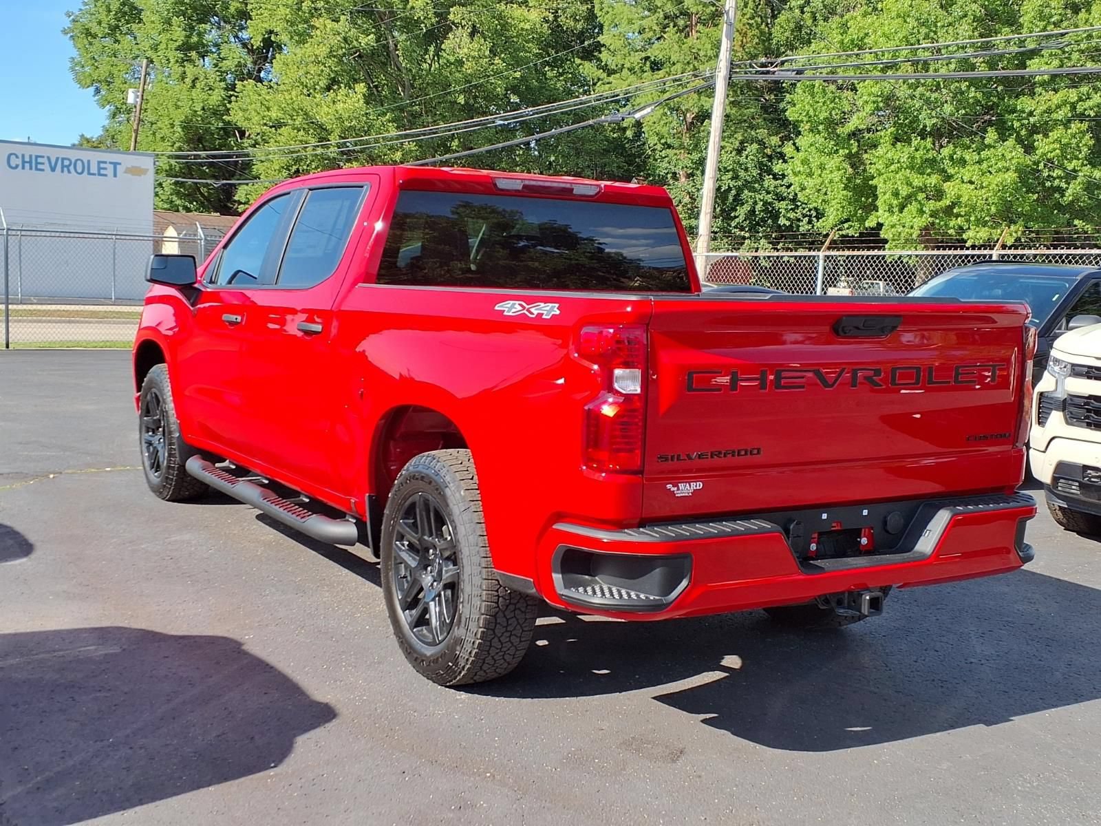 New 2026 Chevrolet Silverado 1500 Custom w/ Turbomax Blackout Package AWD/4WD image 4
