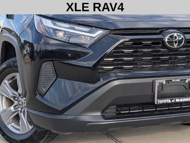 Used 2024 Toyota RAV4 XLE FWD image 3