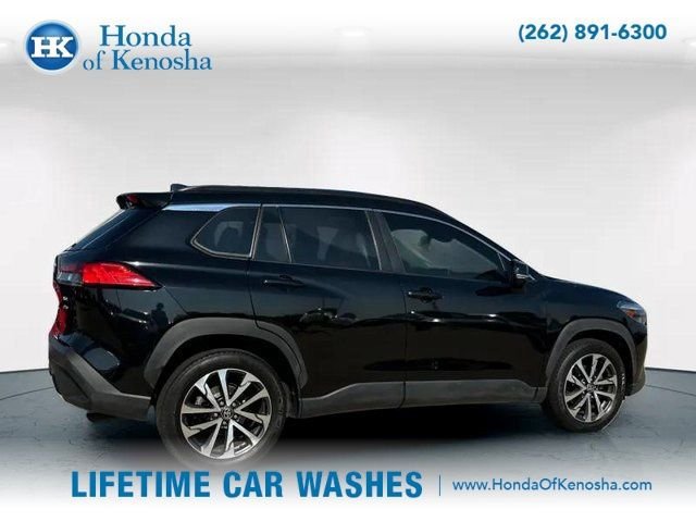 Used 2022 Toyota Corolla Cross XLE w/ Convenience Package AWD/4WD image 6