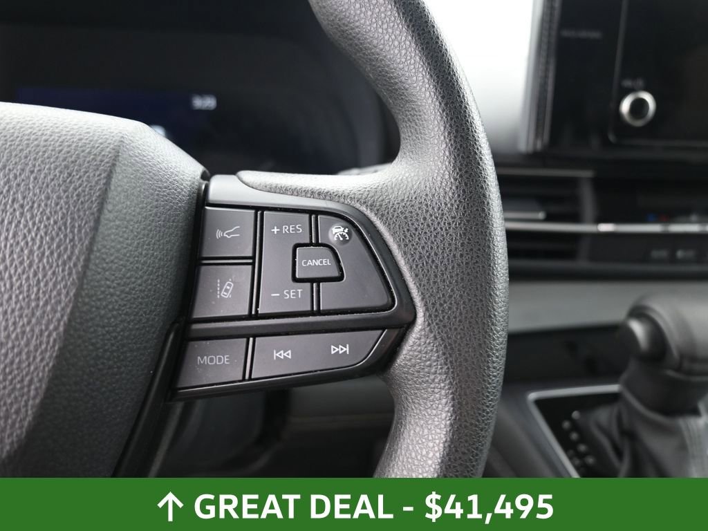 Used 2025 Toyota Sienna LE image 26