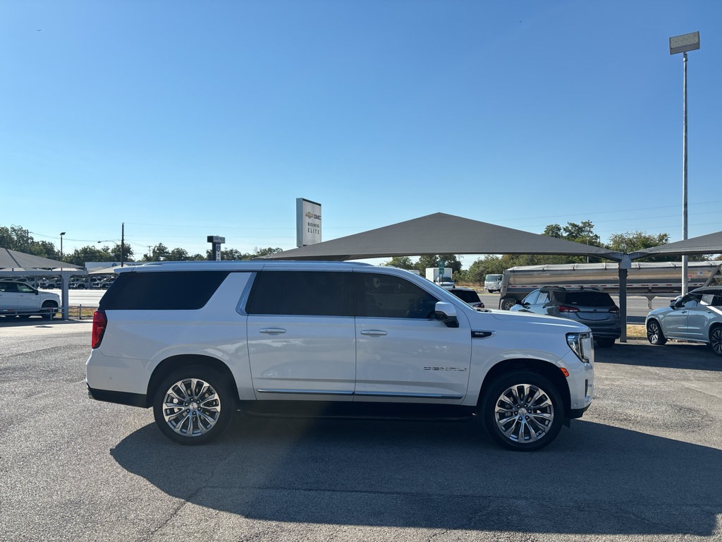 Certified 2024 GMC Yukon XL Denali w/ Advanced Technology Package AWD/4WD image 4