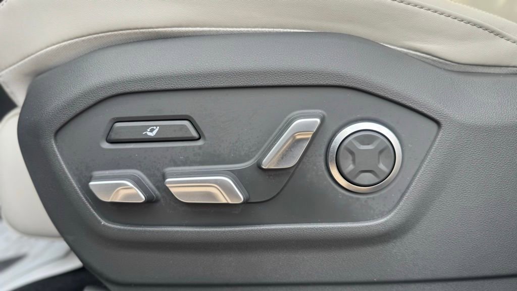 Used 2024 Hyundai Santa Fe Calligraphy image 18