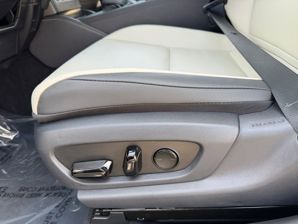 Certified 2025 Lexus ES 350 w/ Premium Package image 15