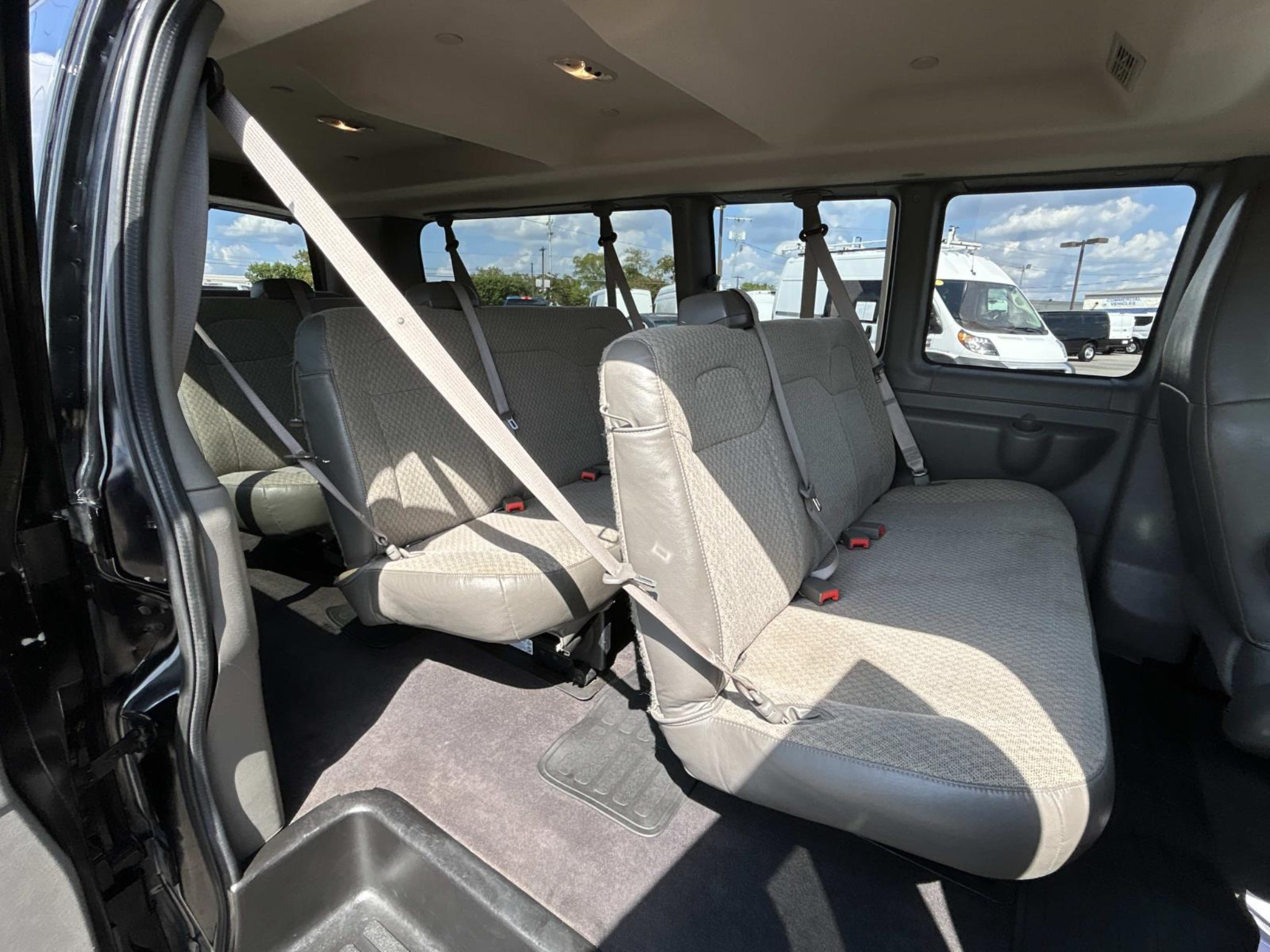 Used 2020 Chevrolet Express 2500 LS RWD image 2