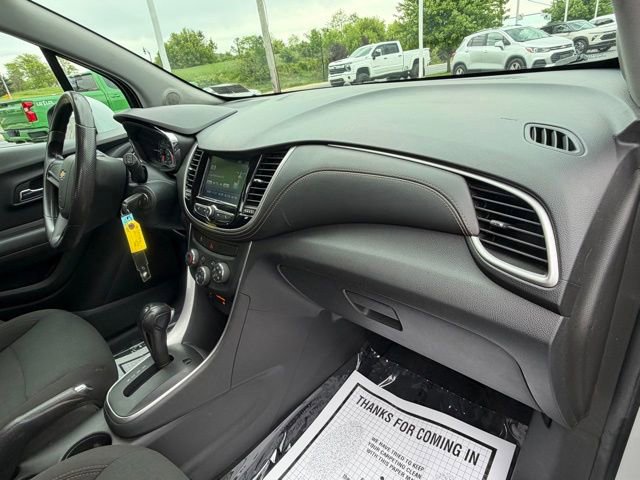 Certified 2017 Chevrolet Trax LS AWD/4WD image 31