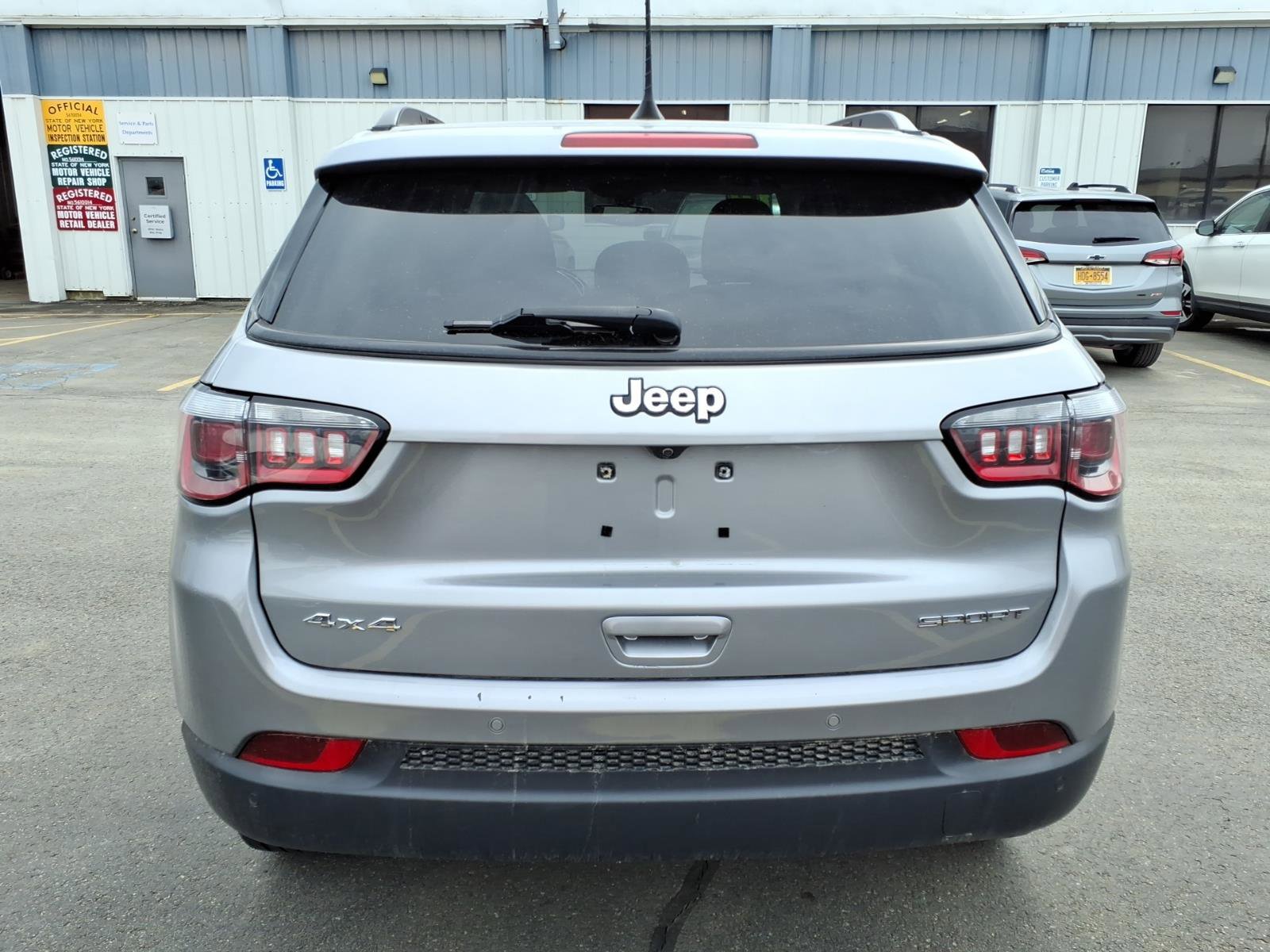 Used 2018 Jeep Compass Sport w/ Tech Group image 6