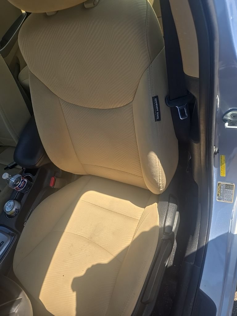 Used 2012 Hyundai Elantra GLS FWD image 9