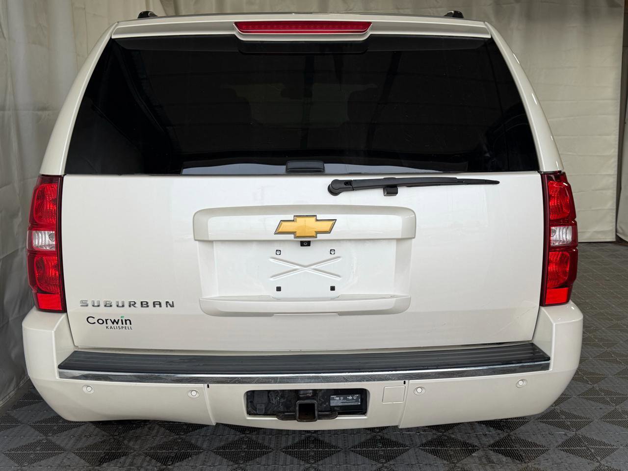 Used 2014 Chevrolet Suburban LTZ image 7