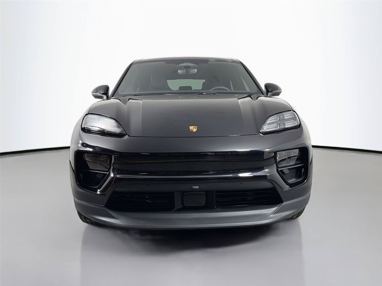 Certified 2026 Porsche Macan 4 Electric RWD image 10
