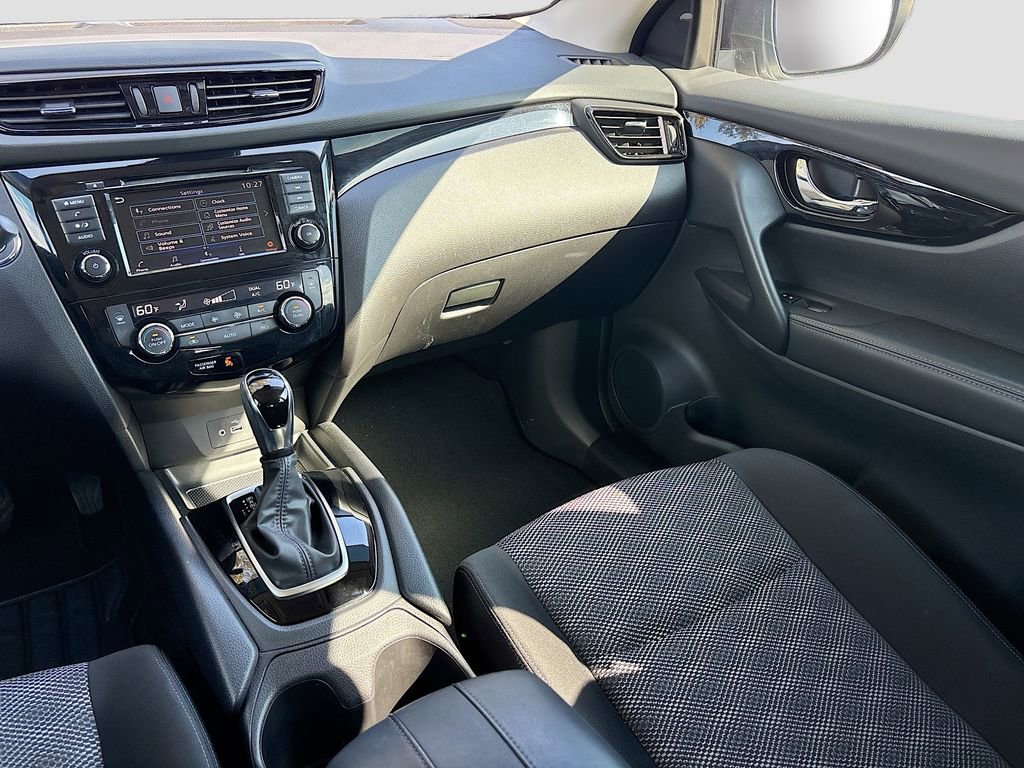 Used 2022 Nissan Rogue Sport SV image 21