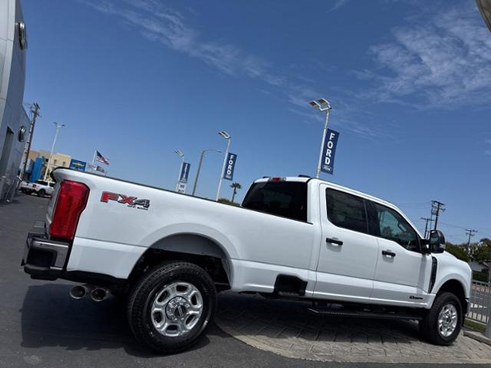 New 2026 Ford F350 XLT w/ FX4 Off-Road Package AWD/4WD image 2