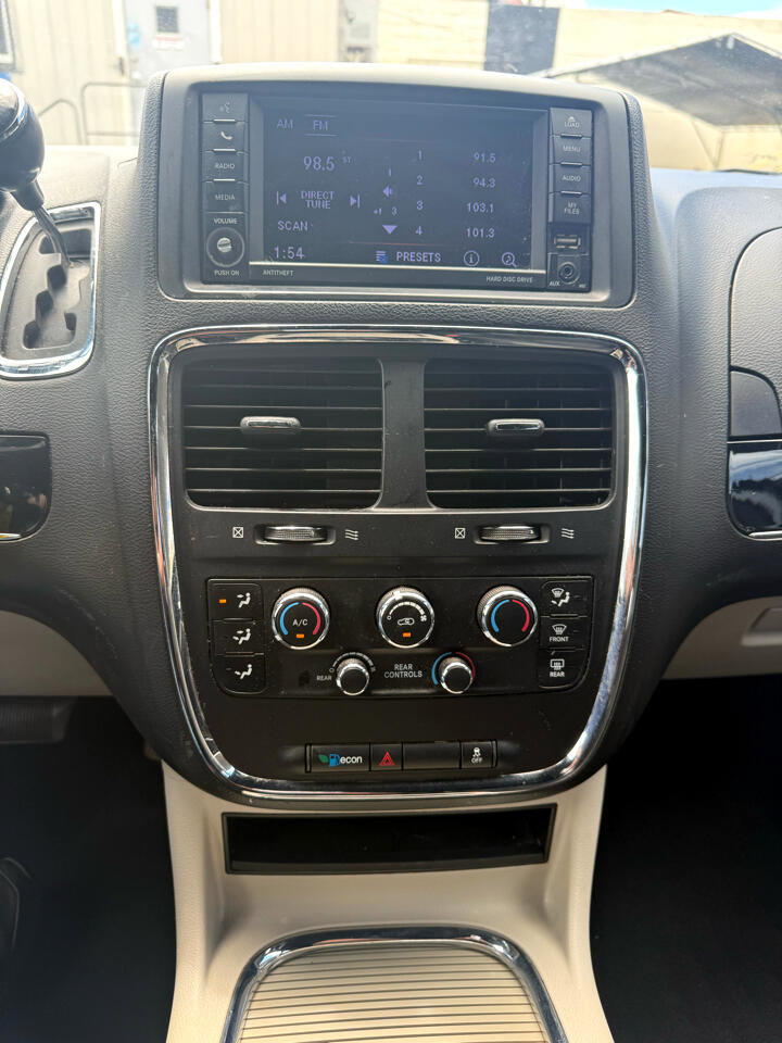 Used 2019 Dodge Grand Caravan SXT image 23