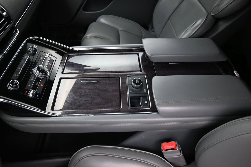 Used 2019 Lincoln Navigator Select RWD image 20