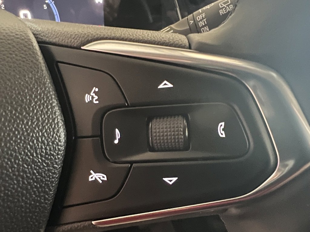 Used 2025 Chevrolet Trax ACTIV w/ Sunroof Package image 20